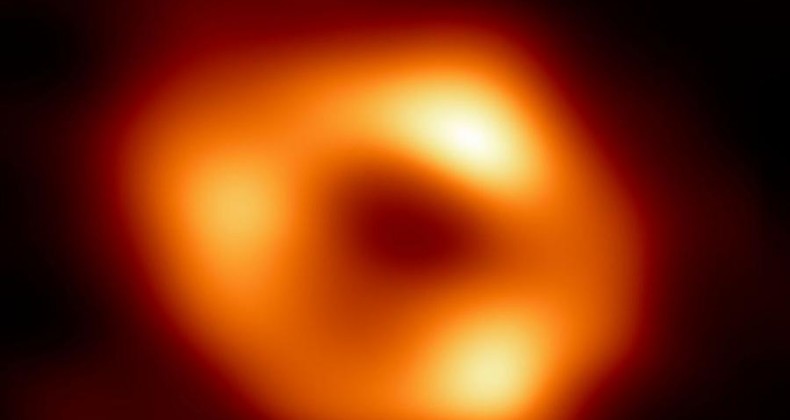 Astrônomos divulgam primeiras imagens de buraco negro da Via Láctea