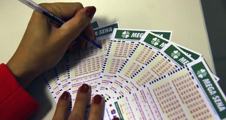Mega-Sena acumula e prêmio vai a R$ 10 milhões