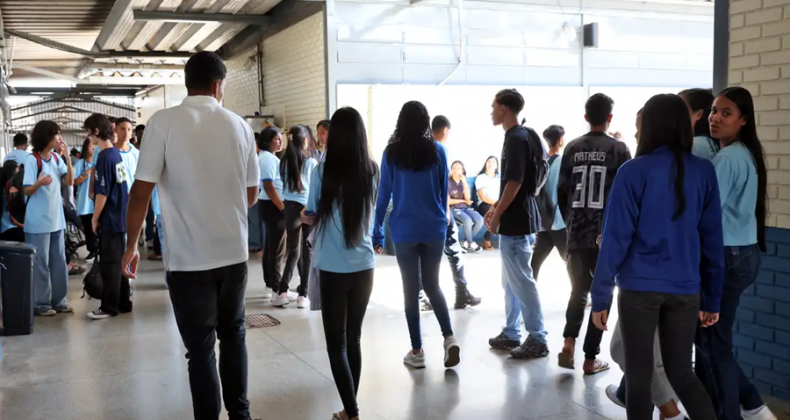 Pé-de-Meia: alunos nascidos em novembro e dezembro recebem 1ª parcela