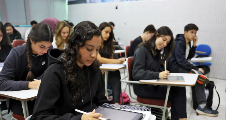 Fies 2025: divulgada lista de espera do segundo semestre